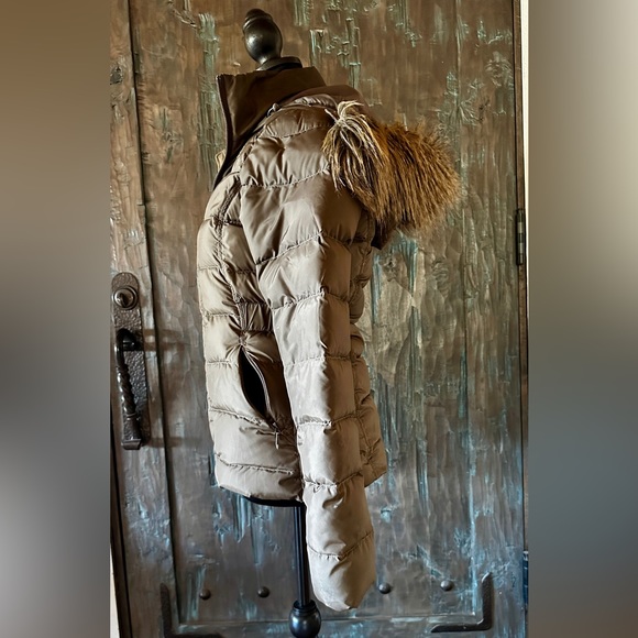 North Face Puffer Coat - Picture 4 of 7